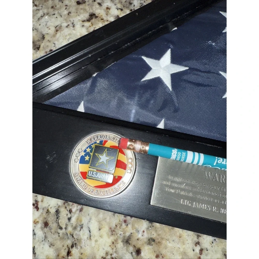 Warrior Citizen USArmy Flag Display Case Wooden Two Challenge Coins W‎ Flag 4457